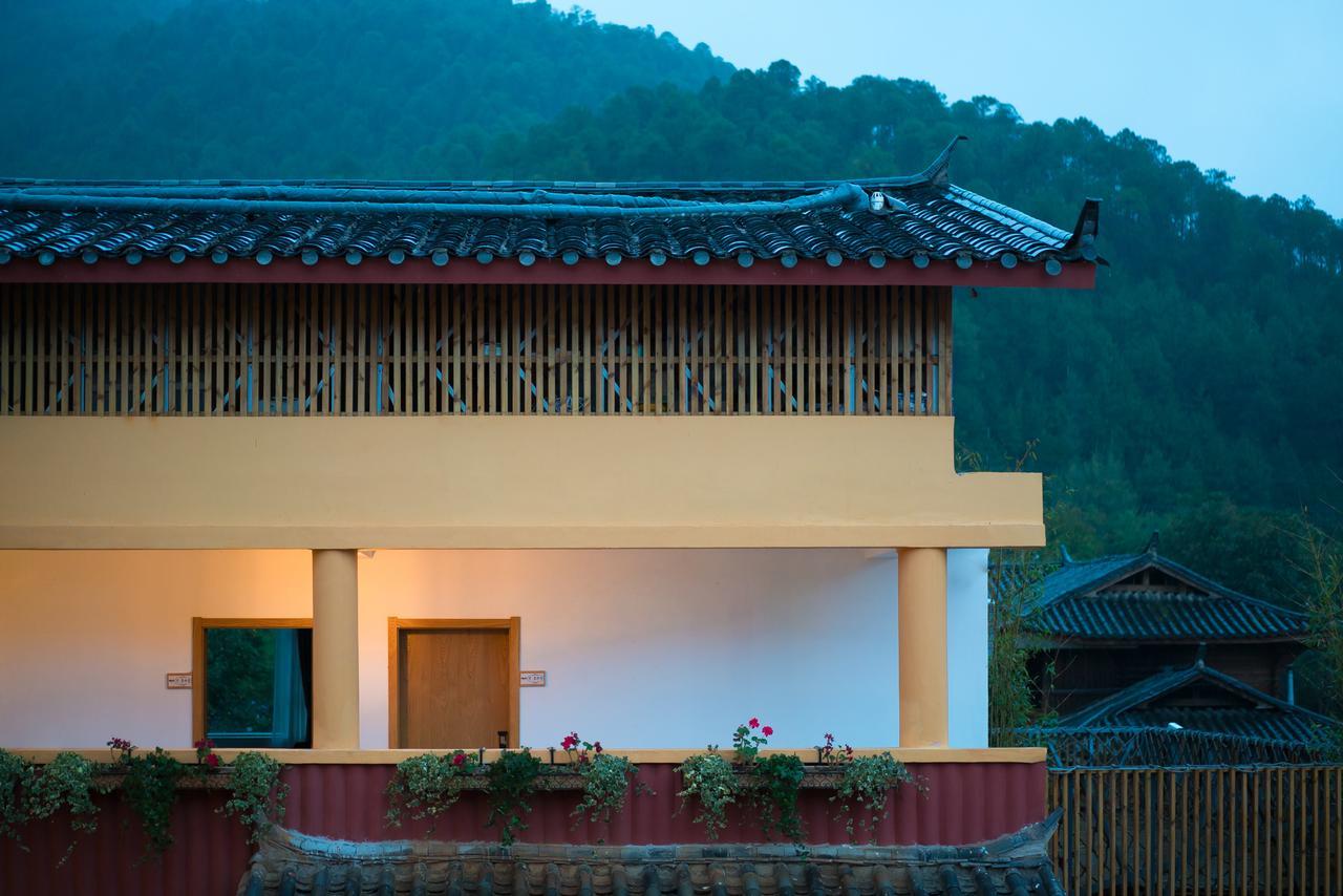 Bamboo Cultural Lake Inn Ninglang Esterno foto